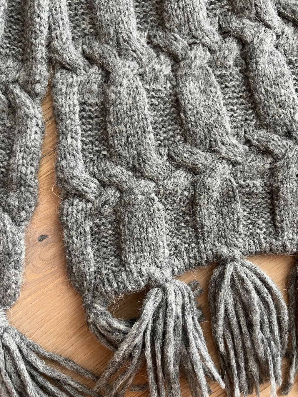 Foulard & Sciarpe: grauer Wollschal der Marke Seeberger – Nuovo (secondo la descrizione) da Meilen venduto da Masupilamy 1