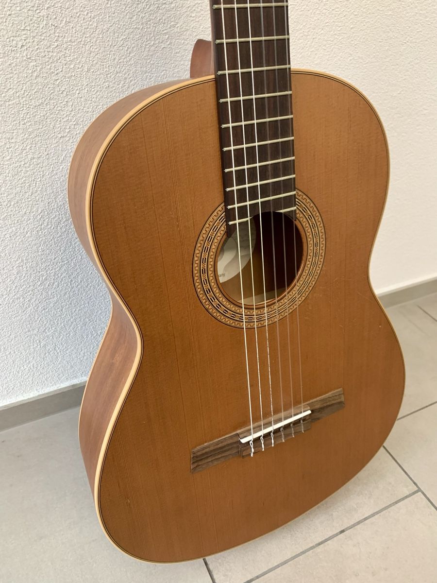 Höfner Strumenti musicali: Höfner HZ 23 Konzert Gitarre 4/4 – Usato da Uznach venduto da pegasus101 1