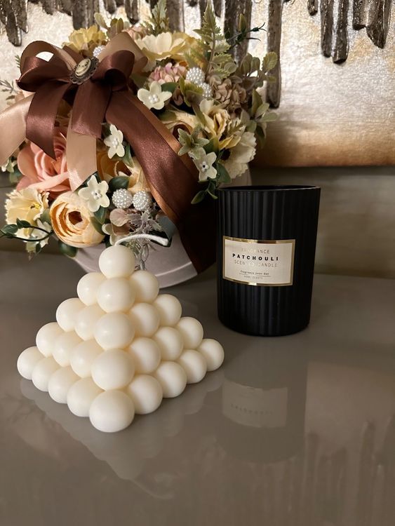 The Rocket Candle - Rote Kerze In Raketenform Aus Paraffinwachs