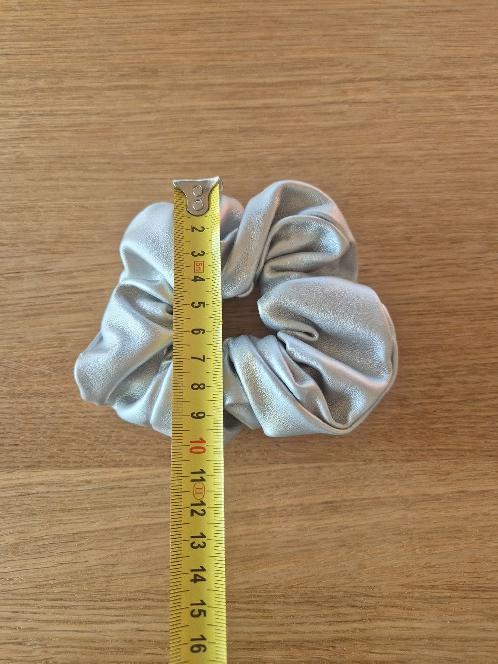 Accessori per capelli: Silberner Scrunchie, Haargummi – Usato da Bern venduto da miruslav 1