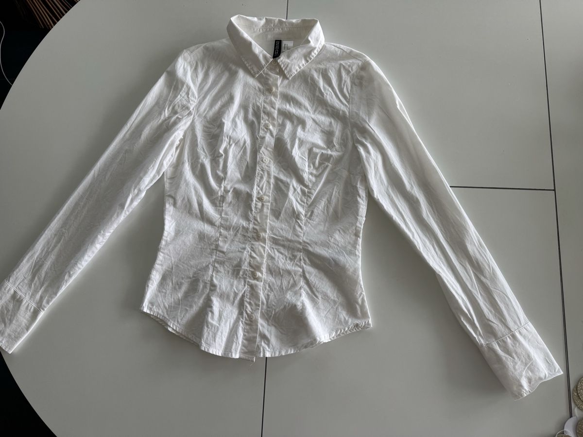 H&M Blusen: Bluse weiss Grösse S H&M Divided  – Gebraucht aus Arbon von leu_g29t
