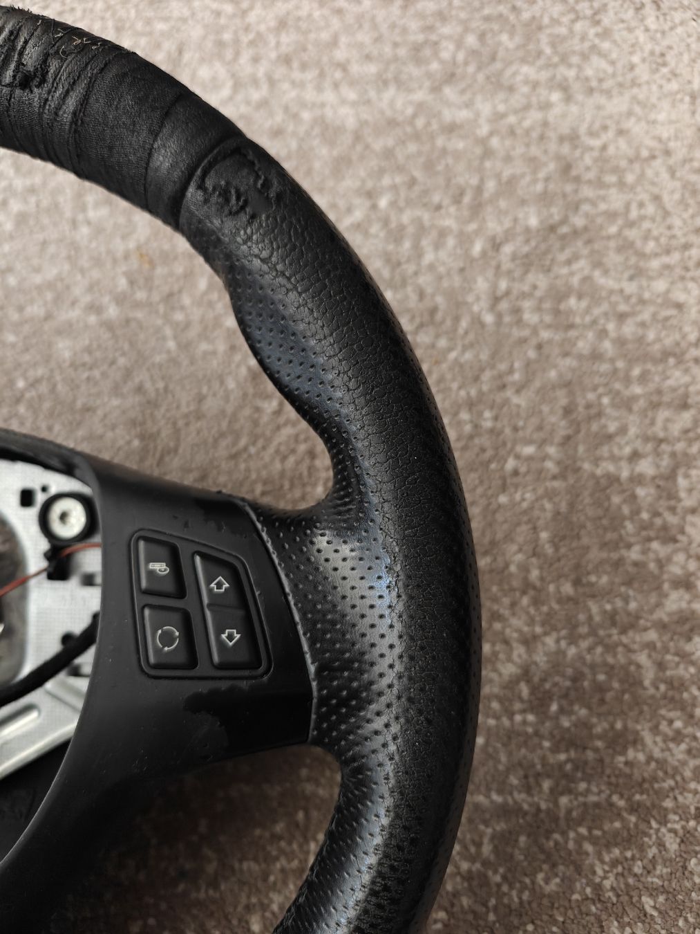 BMW Toutes les pièces auto: BMW E91 M-Paket Sportlenkrad – D'occasion à Rubigen par Berti0531 7