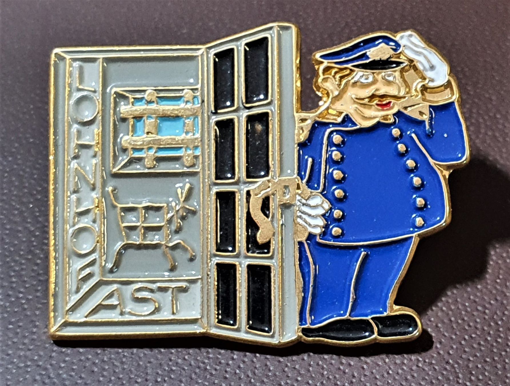 Placchette & Badge: Q136 - Pin Gefängnis Lohnhof AST Basel – Usato da Reinach BL venduto da Boston-Verkauf
