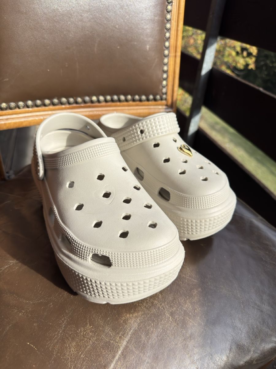 Scarpe da uomo: Crocs Platform Clogs Beige Like New Condition – Nuovo (secondo la descrizione) da Sion venduto da sof_97f5 1