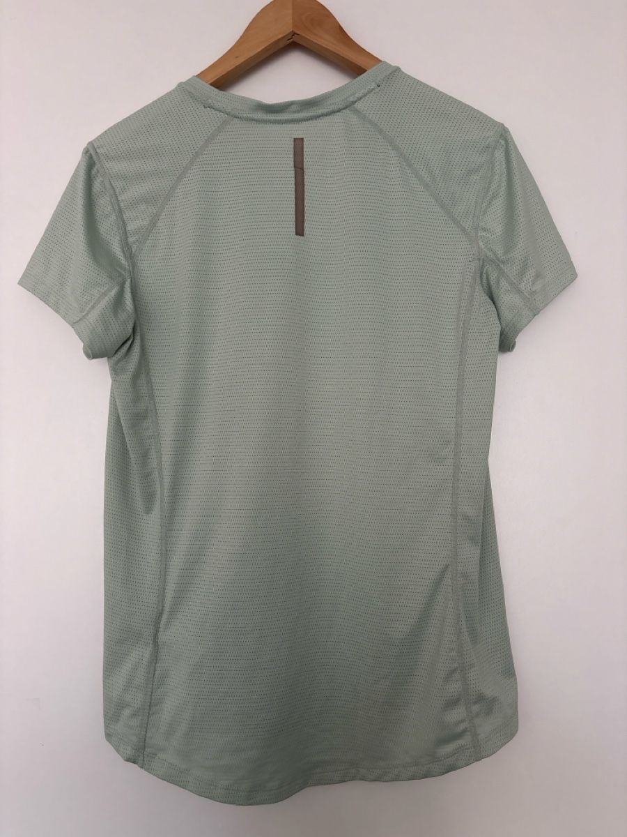 H&M T-shirt: H&M Sport T-Shirt hellgrün  – Usato da Meilen venduto da treck0z 2