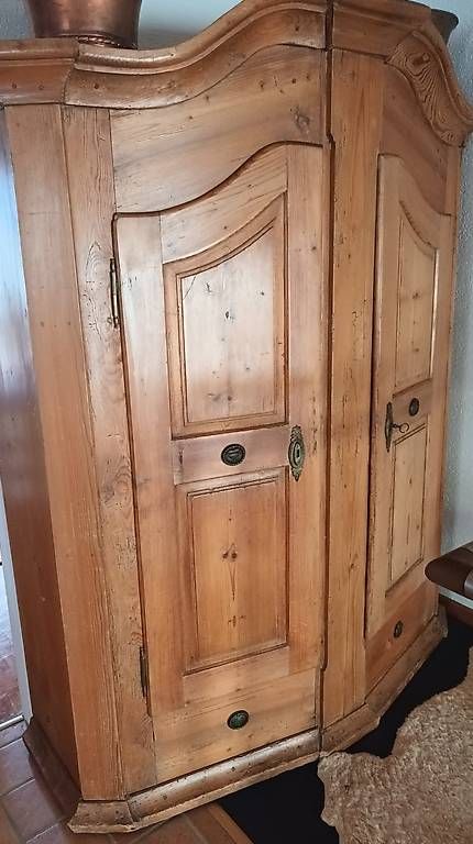 Armadi: Armoire en pin massif – Usato da Chernex venduto da marsu81
