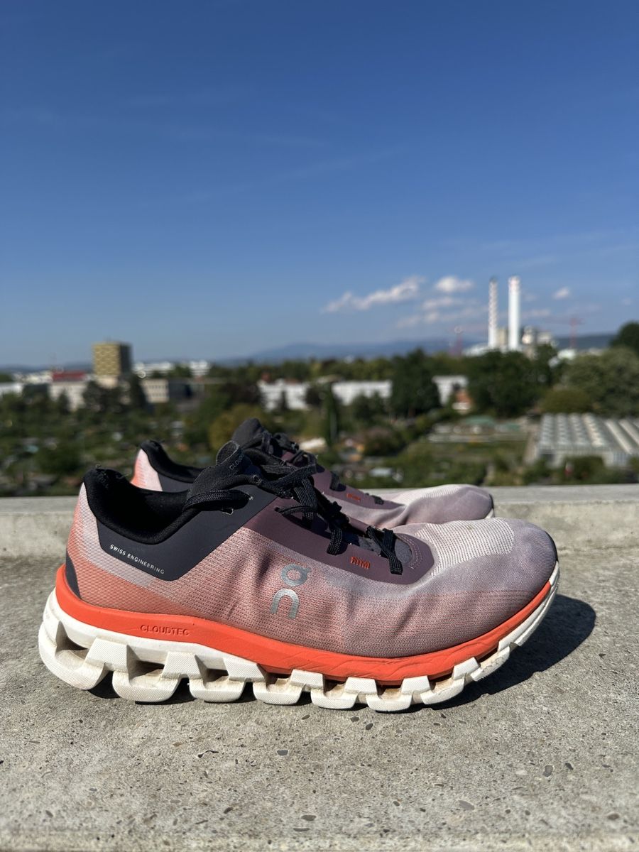 On Chaussures hommes: ON Cloudflow Laufschuhe gebraucht Grösse 40 – D'occasion à Basel par Ozg02 4