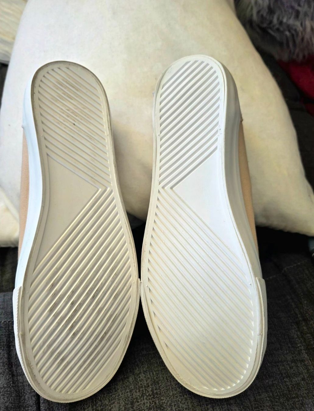 Damenschuhe: Sneaker  Damen Grösse 40 ungetragen – Neu (gemäss Beschreibung) aus Frenkendorf von Phoenixaquaruis_1989 1