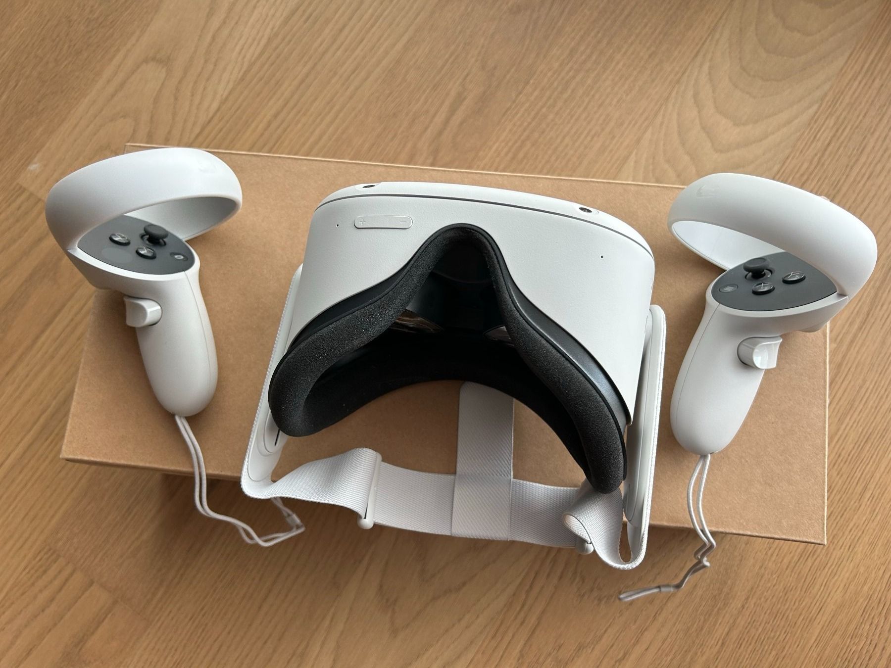 Meta Sonstiges Zubehör: OCULUS Meta Quest 2 Virtual Reality Complete Set – Neu (gemäss Beschreibung) aus Zürich von  2