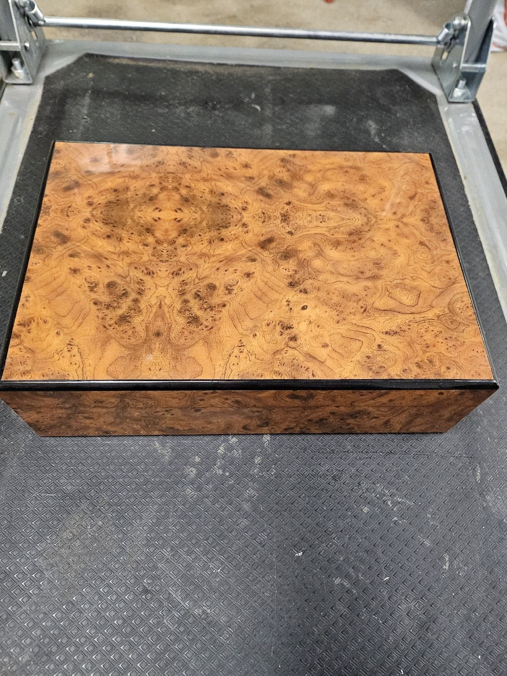 Humidor per sigari: Zigarren Humidor mit Hygrometer und Zigarrenschneider – Usato da St. Gallen venduto da Cocos_Ricardo 6
