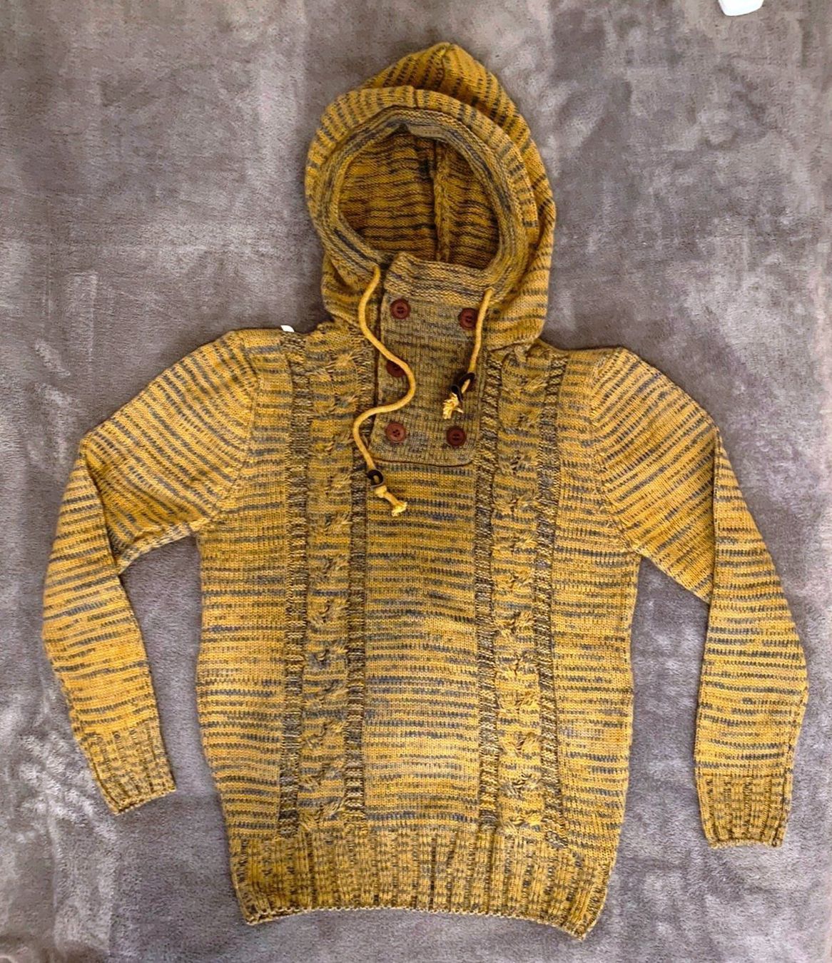 Maglioni & Felpe: Pullover Hoodie – Nuovo (secondo la descrizione) da Lodrino venduto da mediwell