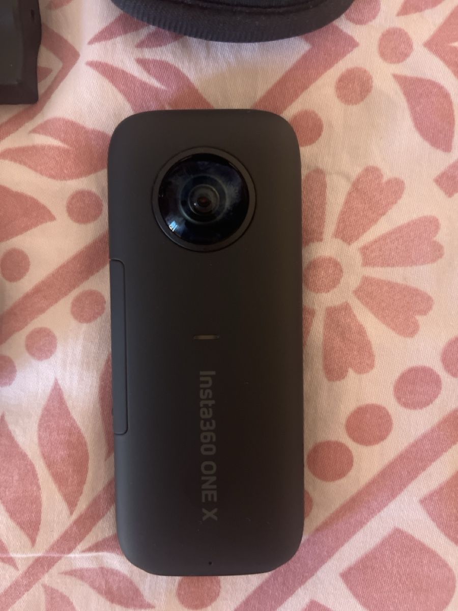 Insta360 Videocamere: Caméra insta 360x one + perche et support perche – Usato da Prilly venduto da mau_p6b8 2