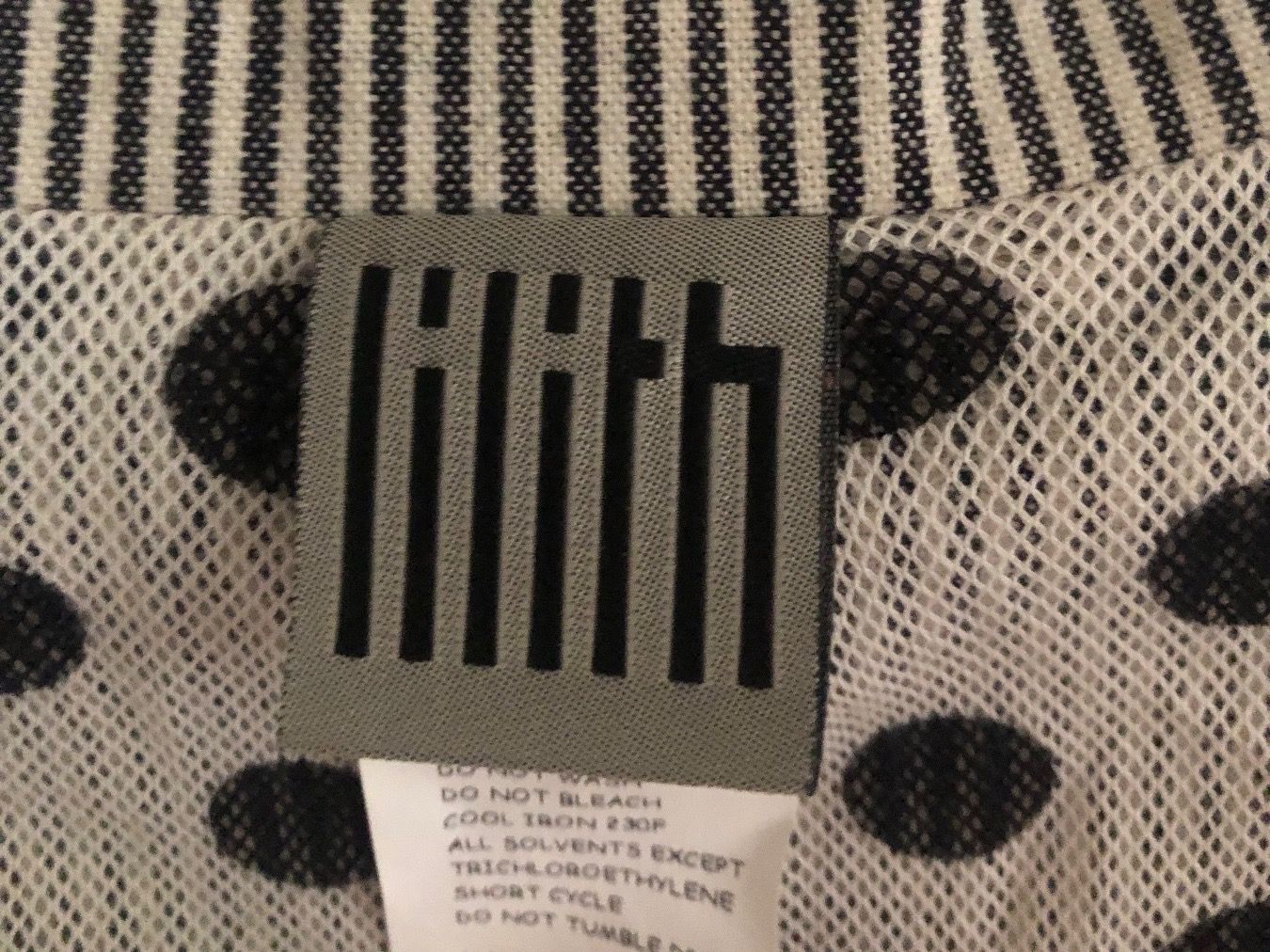 Giacche: Veste Lilith 40 – Nuovo e nell'imballaggio originale da Arnex-sur-Orbe venduto da cameleonfringant 2