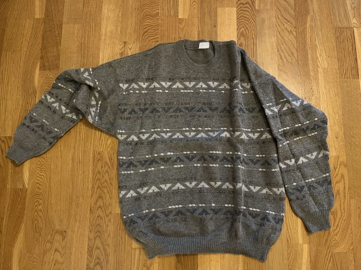 Maglioni & Felpe: Strickpullover, grau, Grösse M-L – Usato da Zürich venduto da 54ug