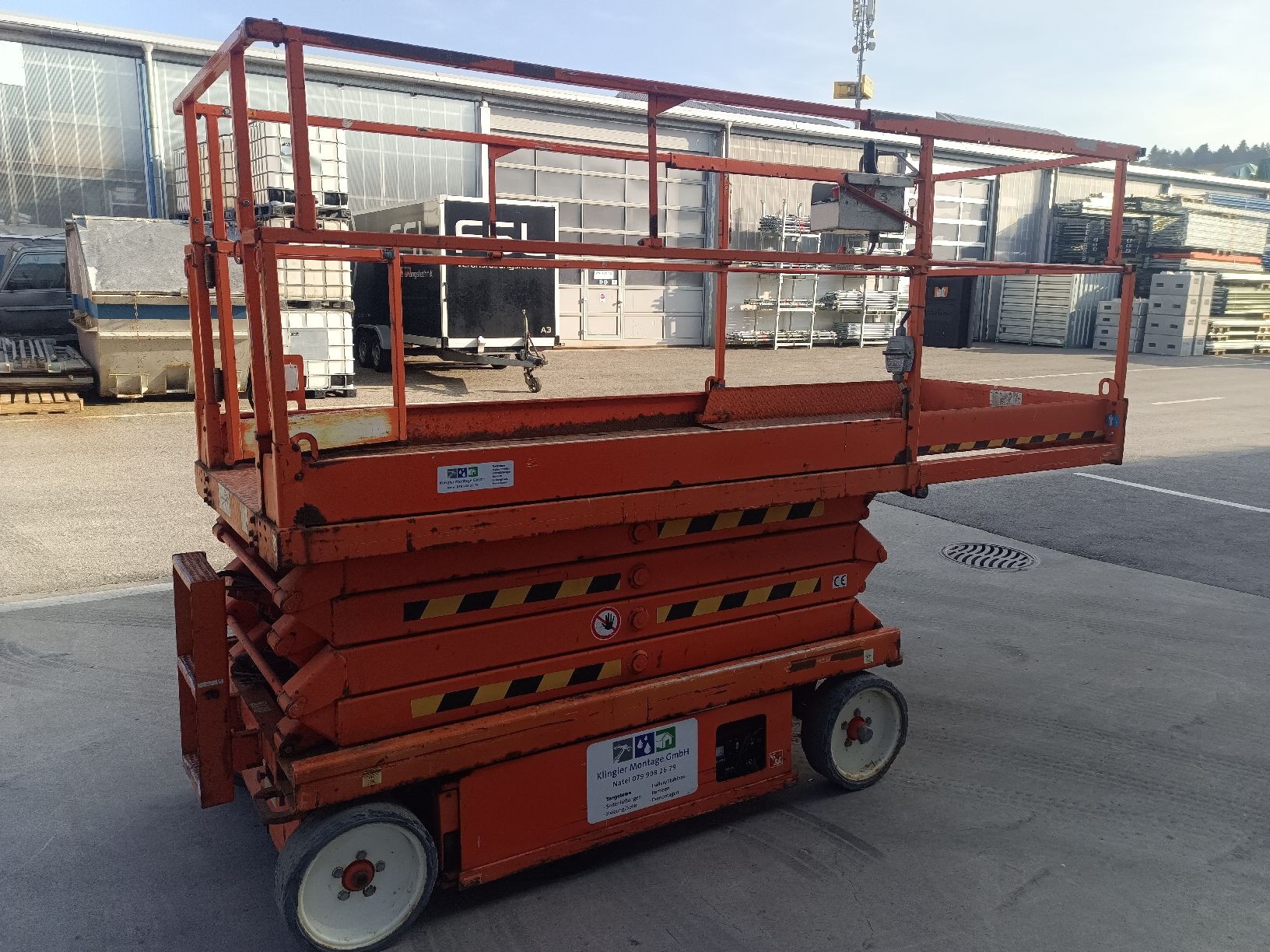Piattaforme elevatrici & Crick: Arbeitsscherrenbühne – Usato da Arnegg venduto da Funny05 1