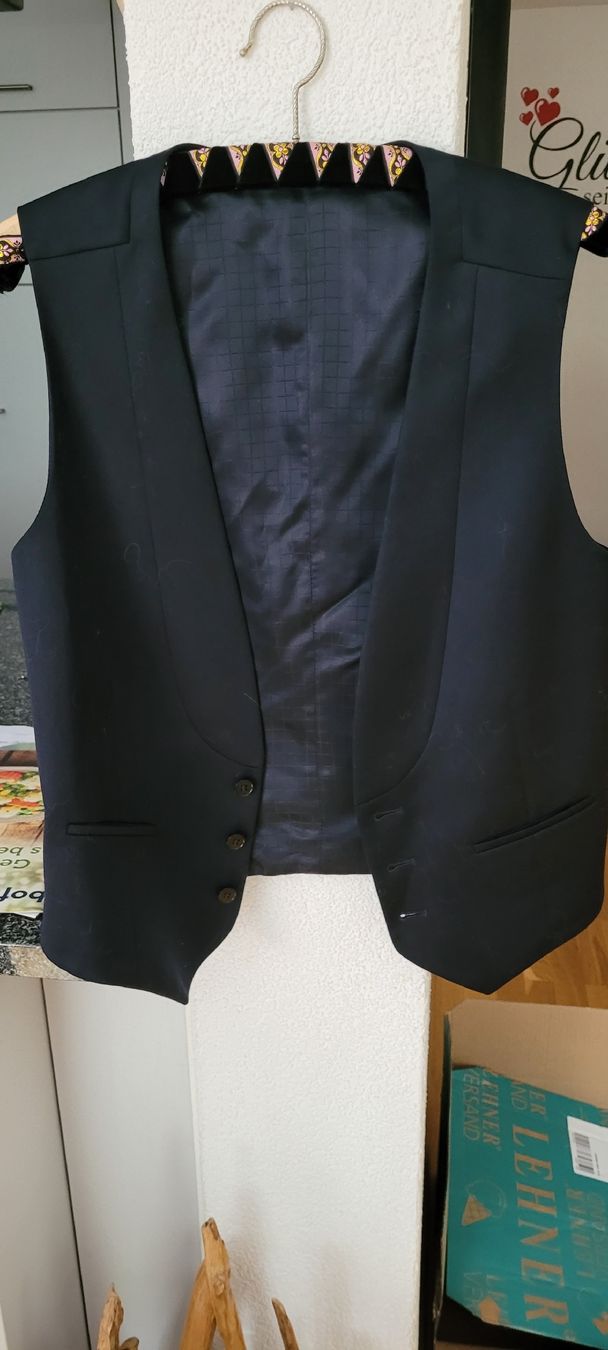 Sonstige Jungenkleidung: Gilet schwarz, Gr. S – Gebraucht aus Stettlen von Moseca