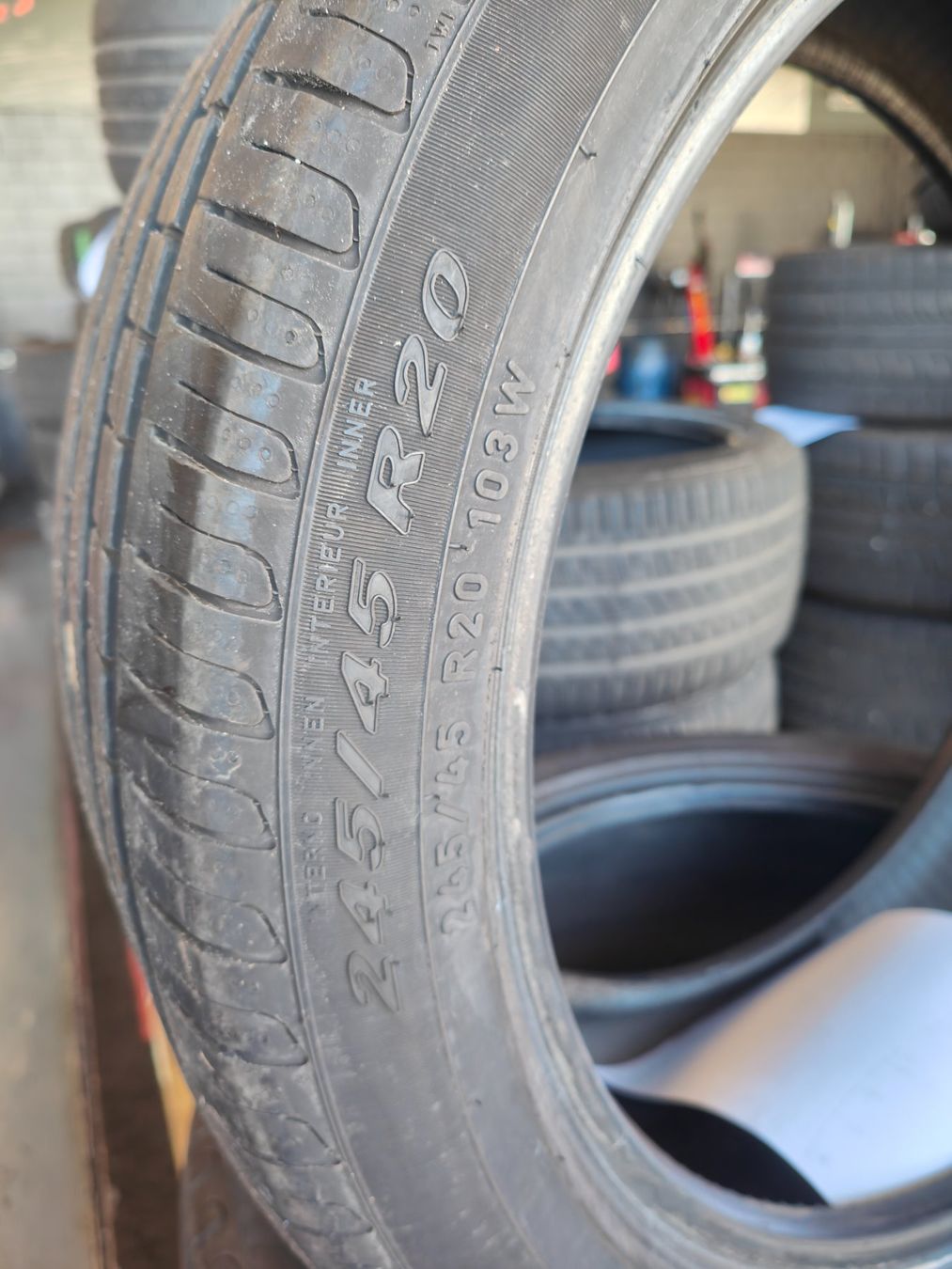 Pirelli Pneumatici & Ruote complete: 245/45 R20 Sommerreifen – Usato da Oberengstringen venduto da Reifen-Lagerverkauf 1