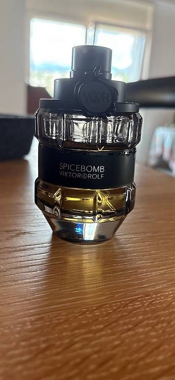 Profumi & Eau de Toilette: Profumo Spicebomb viktor&rolf – Usato da Pregassona venduto da Nicolas-Lusenti