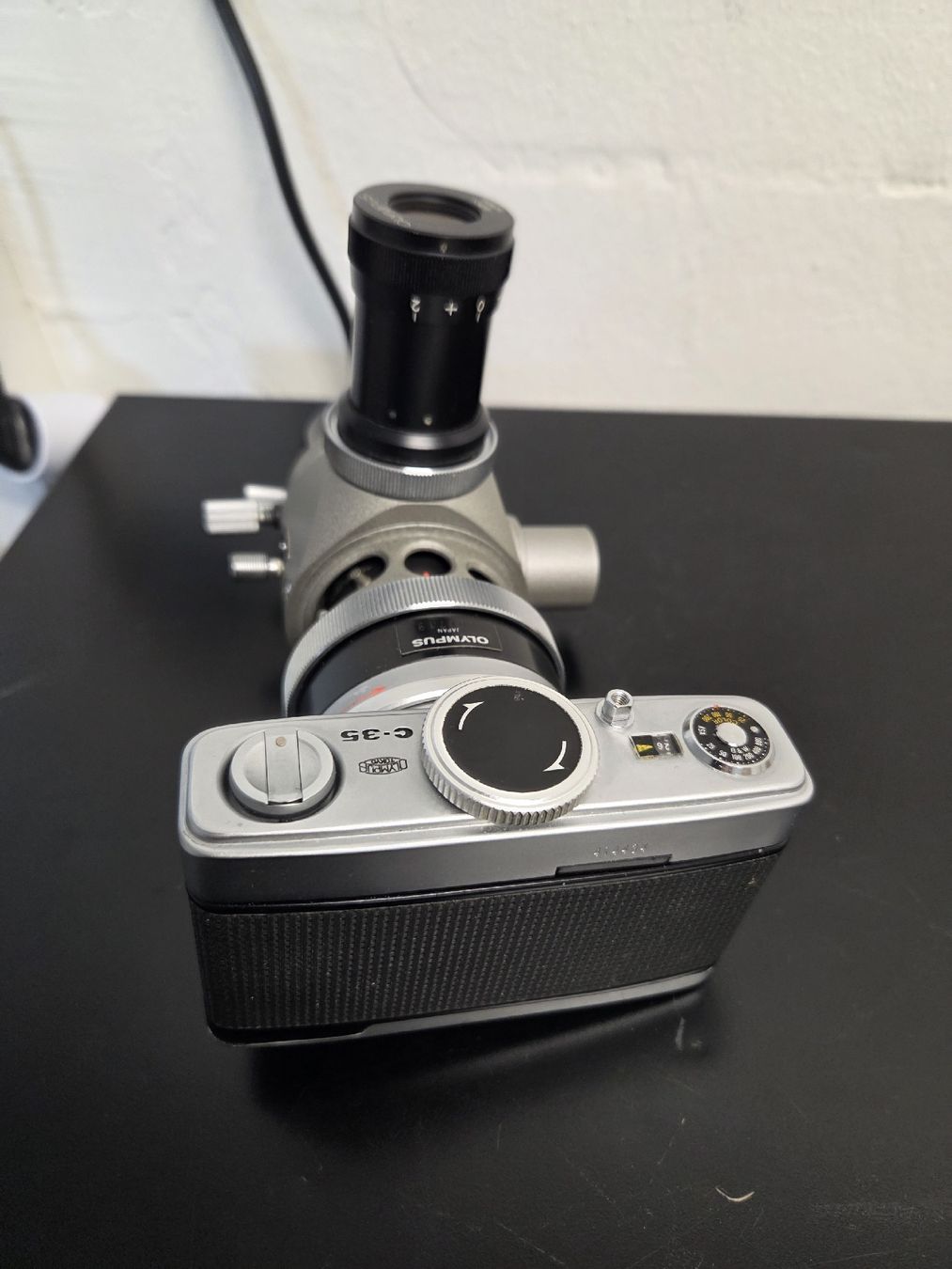 Unità & Adattatore: Olympus C-35 mit PM-10M Mikroskop Adapter – Usato da Dietikon venduto da Allegra34 5