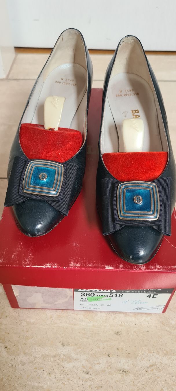Bally Scarpe da donna: Schuhe von "Bally", Model BELEZZA, Grösse 37, dunkelblau – Usato da Untersiggenthal venduto da elisabeth076