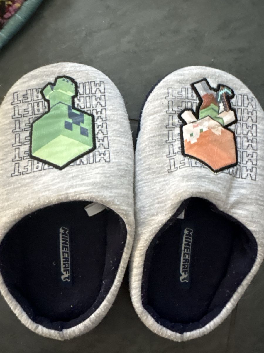 Scarpe per ragazzi: Minicraft Hausschuhe – Usato da Spreitenbach venduto da bea_wrh6 1