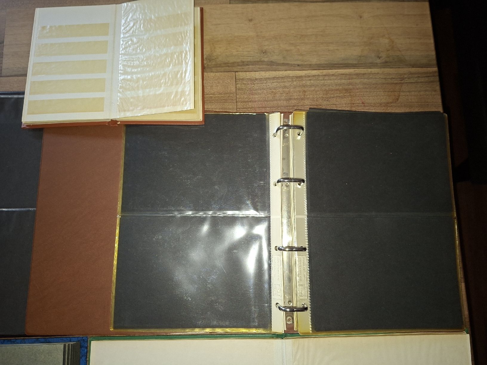 Album: 10 Leere Briefmarken Alben – Usato da Balgach venduto da SIMEON27 5