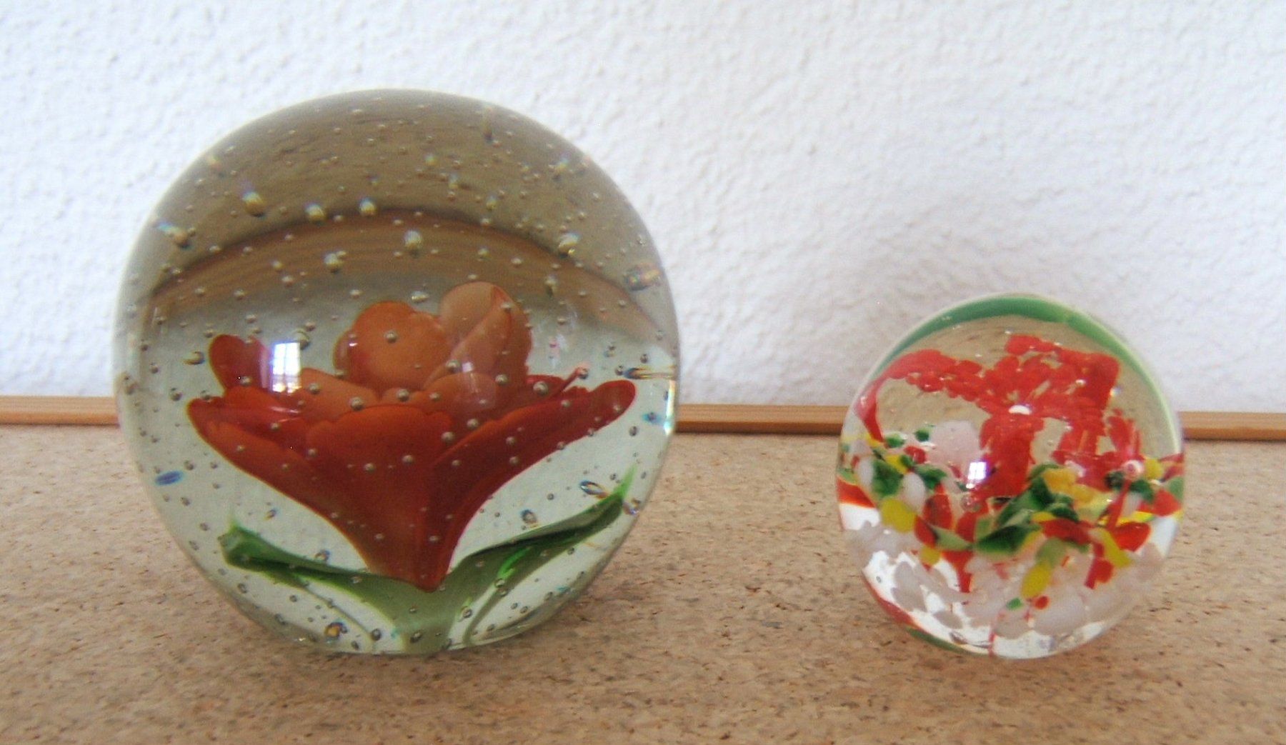 Figuren: 2 BRIEFBESCHWERER, PAPERWEIGHT AUS GLAS – Gebraucht aus Brunnen von Nonne04 2