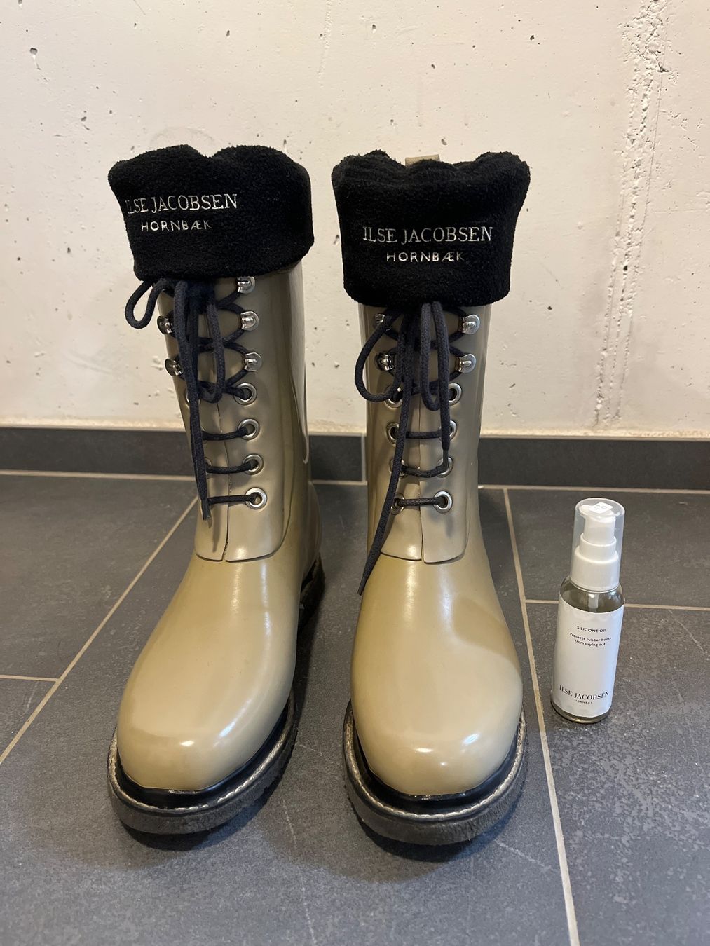 Ilse Jacobsen Scarpe da donna: Ilse Jacobsen Gummistiefel gr 39 – Usato da Pfyn venduto da schwalbe10