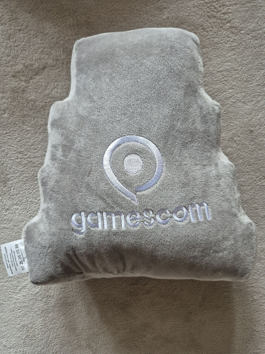 Cuscini: Gamescom Eat Sleep Game Repeat Kissen / Pillow – Usato da Seuzach venduto da Xauberai 3