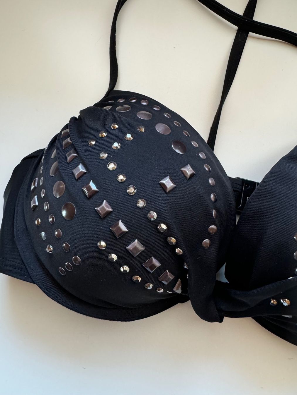Costumi da bagno & Bikini: Bikini Oberteil mit Applikationen – Usato da Grosswangen venduto da shoes.bags.and.co 2