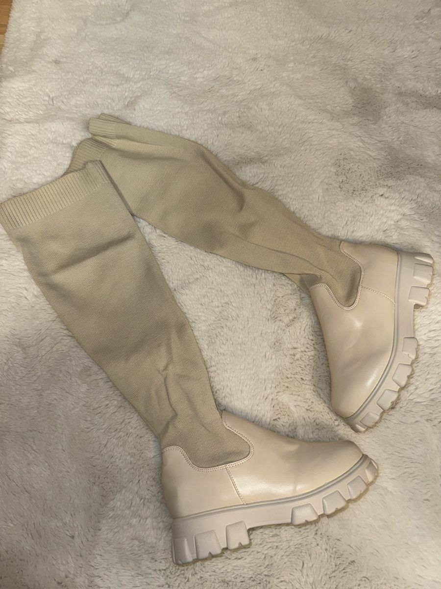 Scarpe da donna: Gestrickte Stiefel mit hoher Passform / neu – Nuovo (secondo la descrizione) da winterthur venduto da No_10