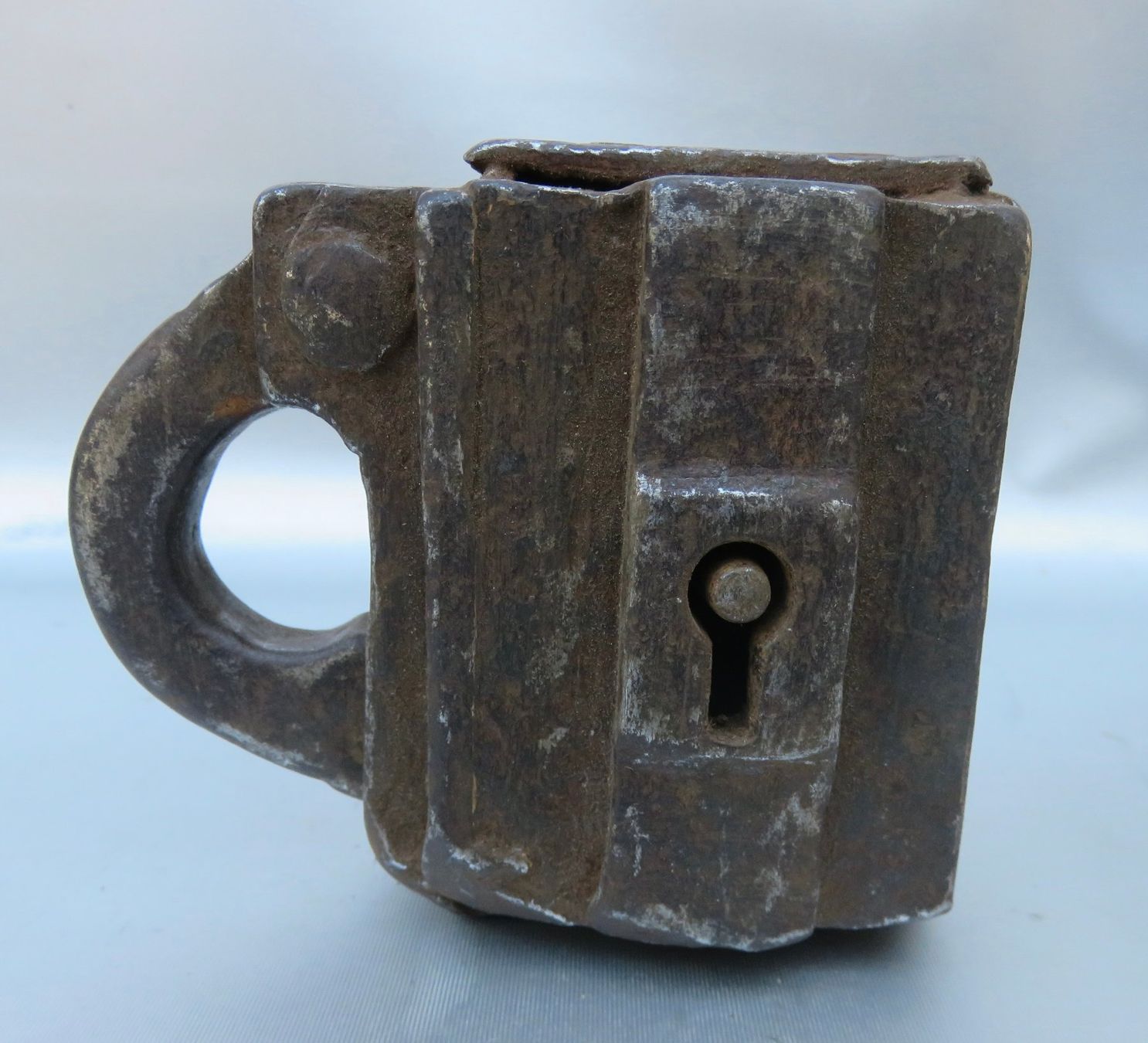 Cadenas: ANTIKES VORHÄNGESCHLOSS – D'occasion à BERN par erassmusvonrotterdam