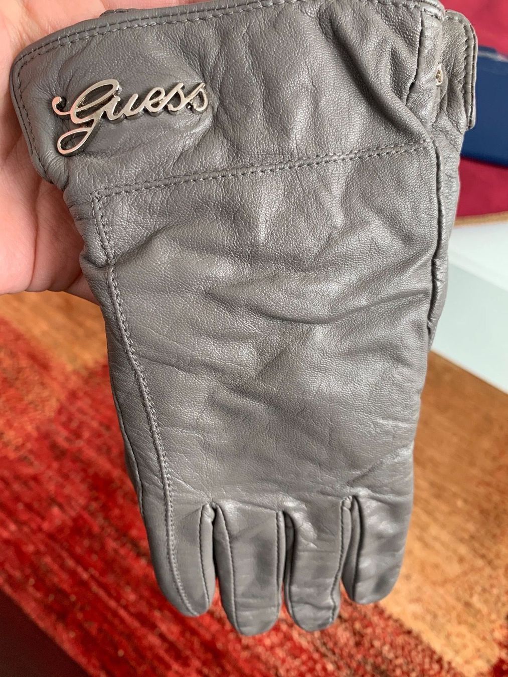 Guess Guanti & manicotti: Guess Handschuhe Damen neu – Nuovo e nell'imballaggio originale da Glattbrugg venduto da A.S.90 2