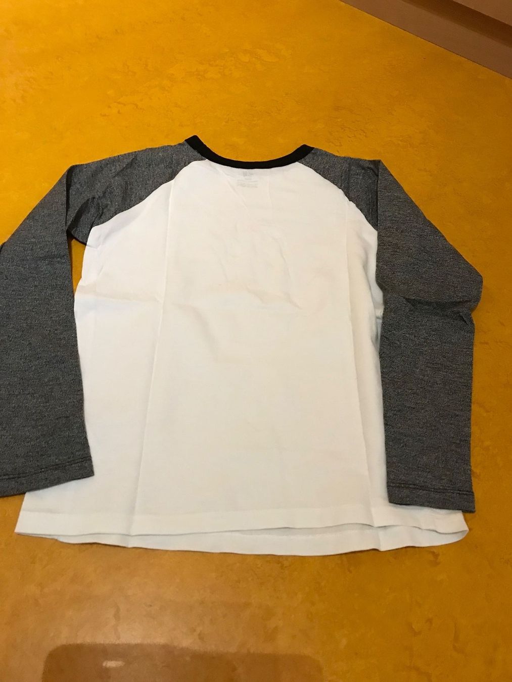 H&M Hemden, T-Shirts & Polos: Shirt für Jungs – Gebraucht aus Dietwil von daro02 1