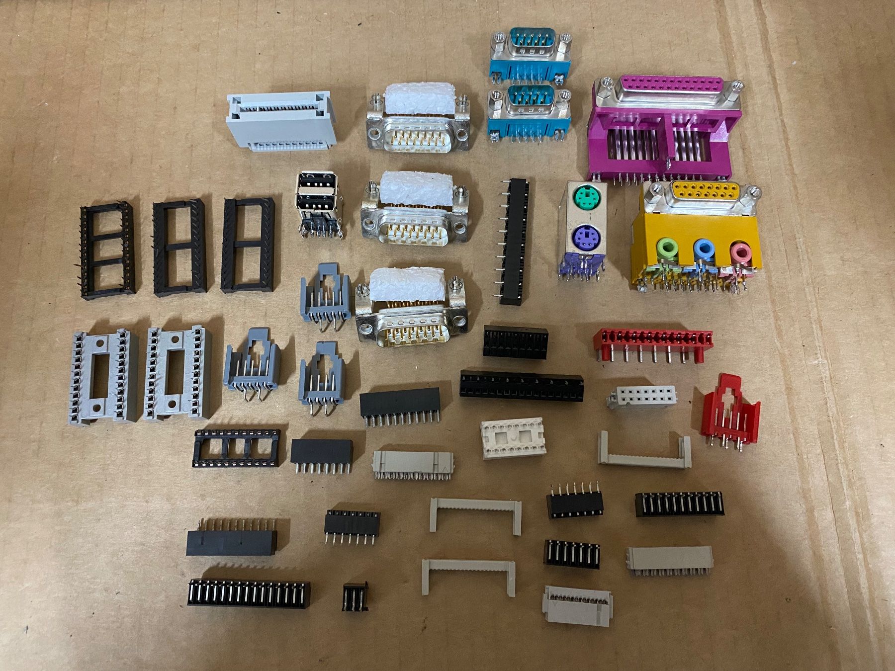 Componenti elettronici: Elektronik Bauteile (PC Teile) – Usato da Eschlikon TG venduto da ArtRec 1