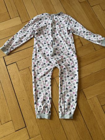 Schlafanzug/Jumpsuit Gr. 116/ 122