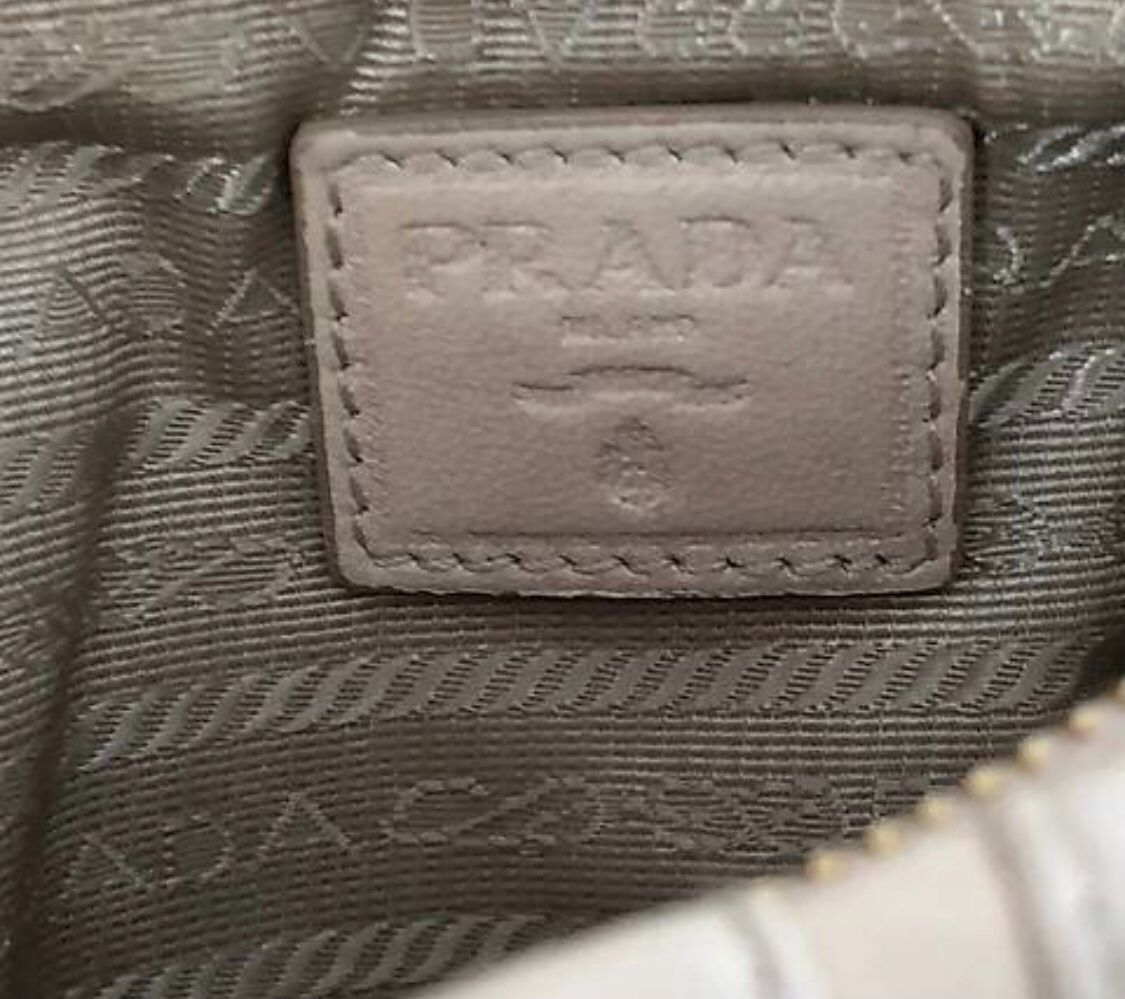 Prada Taschen für Damen: Prada Clutch Tasche Pochette – Gebraucht aus Richterswil von Auric87 2
