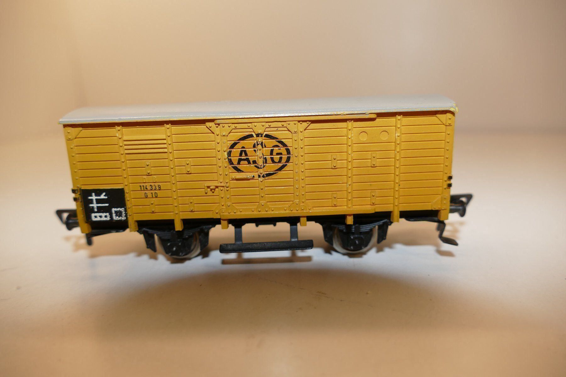 Fleischmann Modelleisenbahnen: Fleischmann: DB gedeckter Güterwagen ASG – Gebraucht aus Niederhasli von rail-duerst