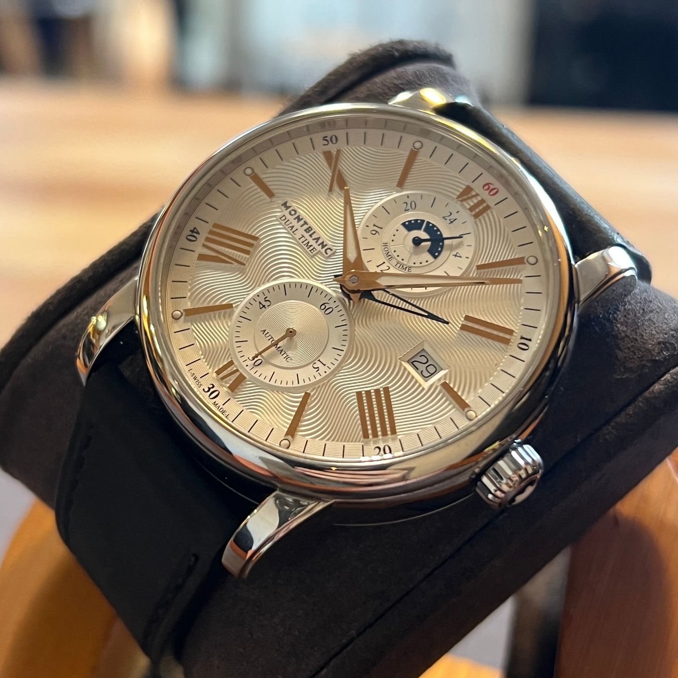 Montblanc Uhren: Montblanc Dual Time Automatic Silver Dial 4810 – Gebraucht aus Carouge GE von Watchaser 8