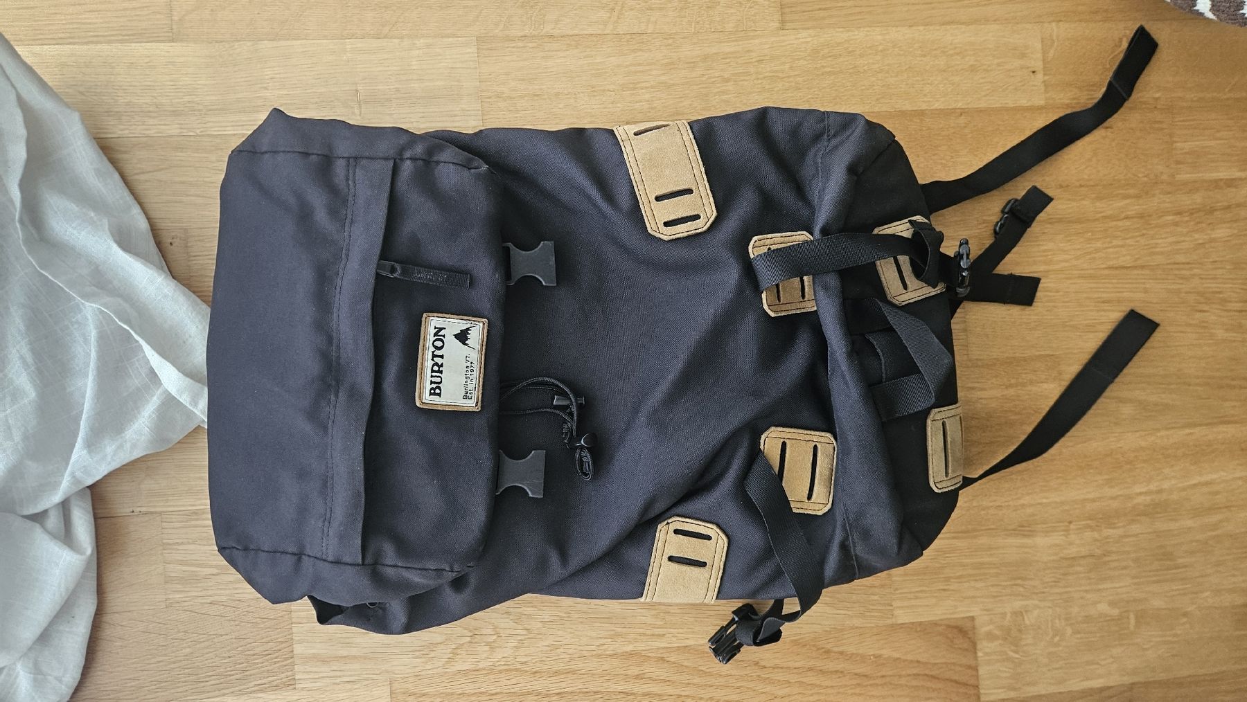 Burton Zaini: sac à dos Burton noir et beige – Usato da Bulle venduto da tiff_1992