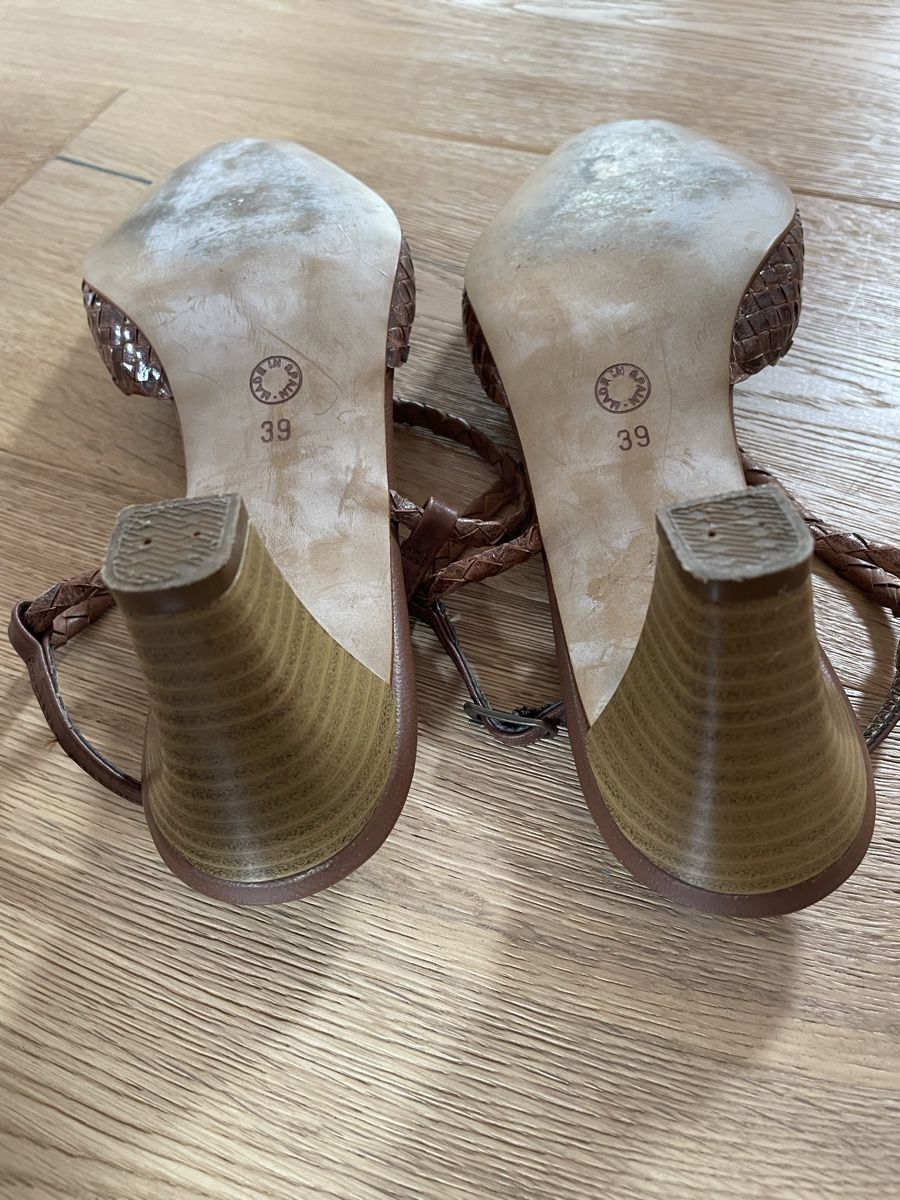 Scarpe da donna: Brauner, geflochtener Sling Pumps, Grösse 39 – Usato da Hausen AG venduto da Future4me 3
