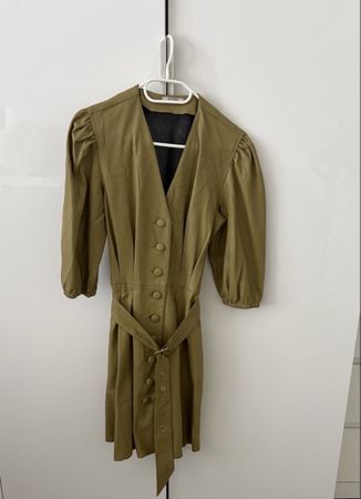 Oljegrün Leder Kleid Gr. 36 Elegant mit Gürtel, neuwertig