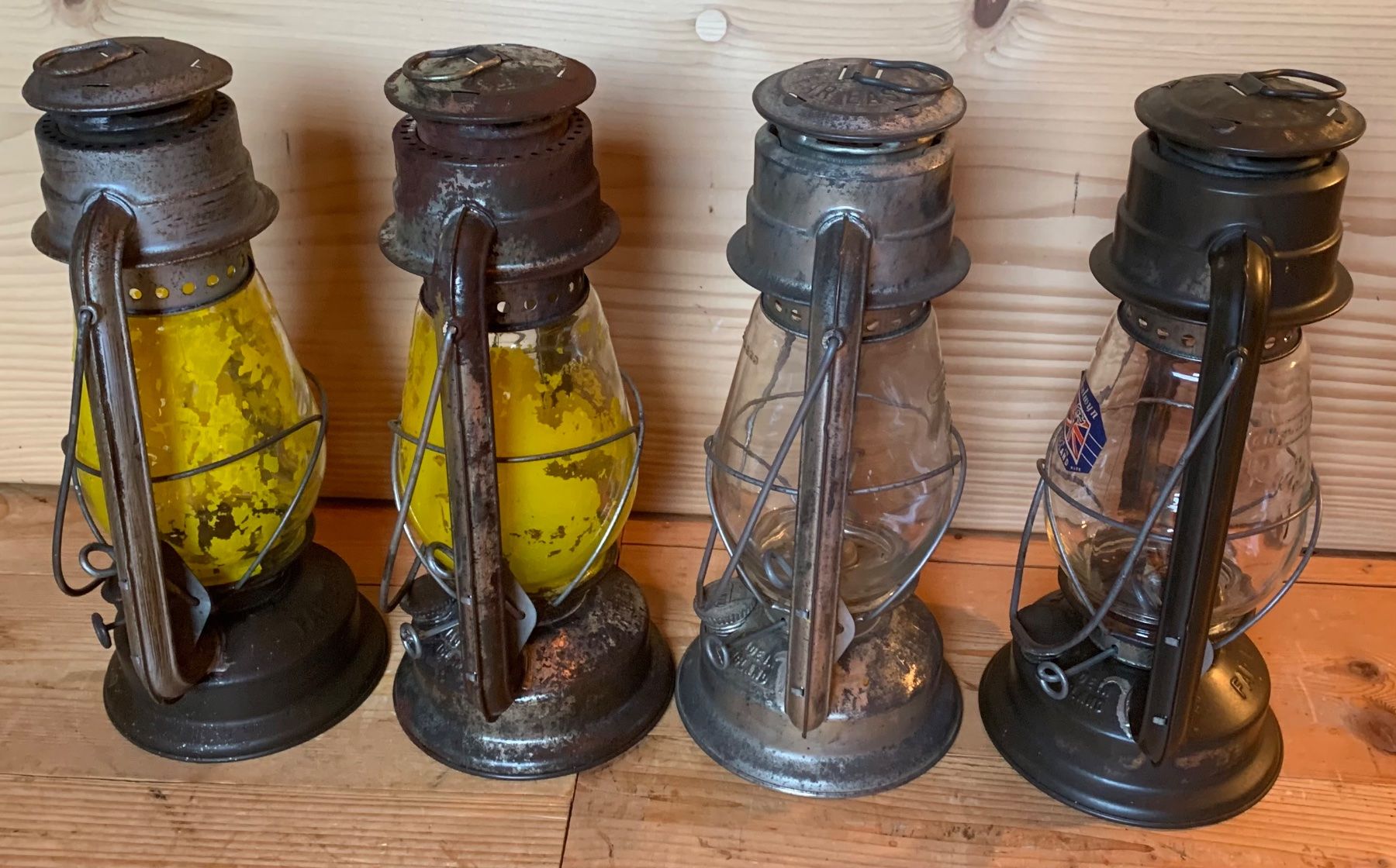 Lampes & Eclairage: 4 Petrollaternen Chalwyn der CH Armee – D'occasion à Goldingen par Bergler012 1