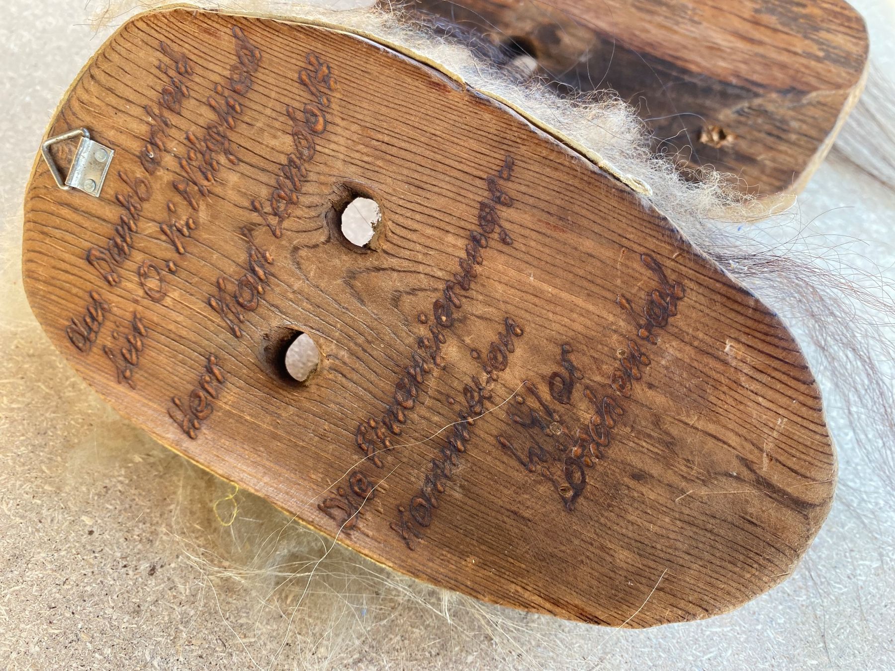 Altro in Antiquarato & Arte: 3 schöne alte Walliser Holzmasken – Usato da Feldbach venduto da Olive1 8