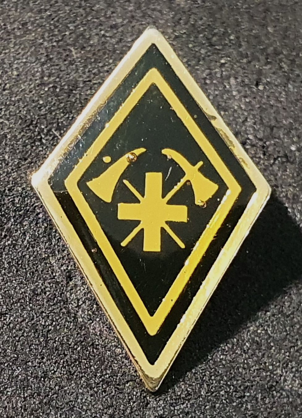 Placchette & Badge: CC828 - Pin Abzeichen Schweizer Feuerwehr – Usato da Reinach BL venduto da Boston-Verkauf
