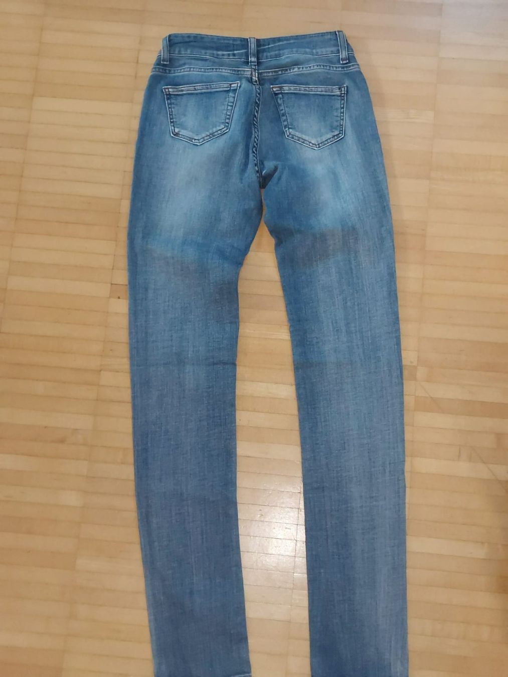 Jeans: HYDEE Jeans – Usato da Neftenbach venduto da lor_7thq 1