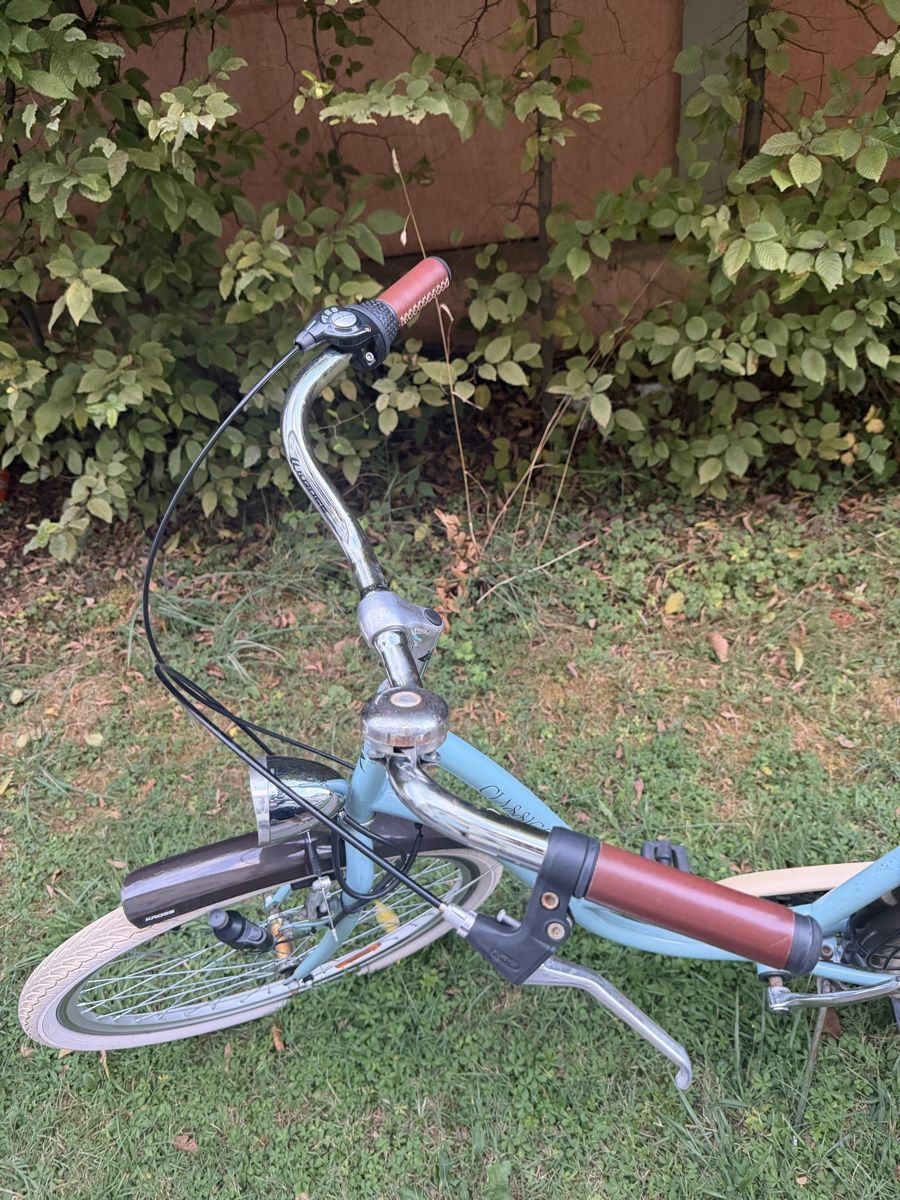 Vélos: Damenrad hellblau mit Gepäckträger ab 1CHf – D'occasion à Zürich par Oliveirinha_ 1