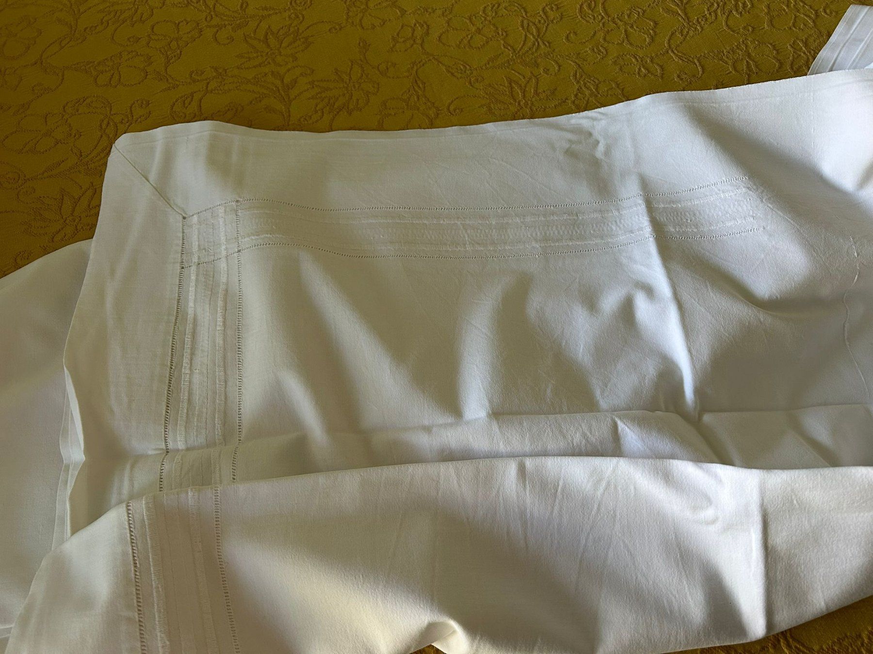 Linge de lit: Lenzuolo bianco 248x260cm – D'occasion à Melano par H-Sara