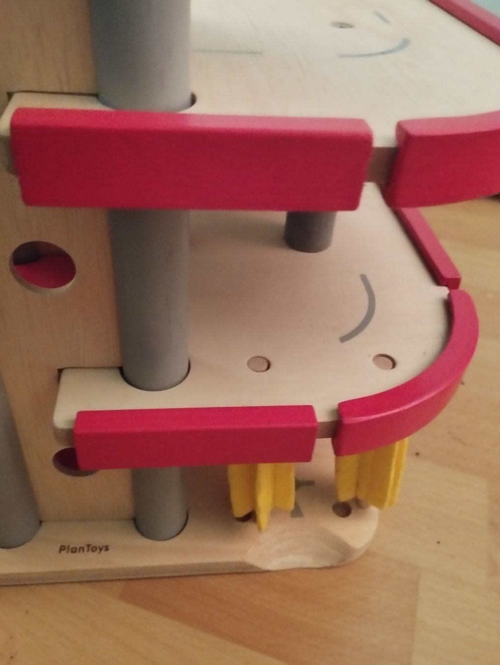 Jouets: Holz Autogarage – D'occasion à Niedergesteln par Dekoat 2