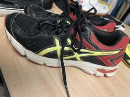 Asics Laufschuhe GT-1000 schwarz rot Gr.37